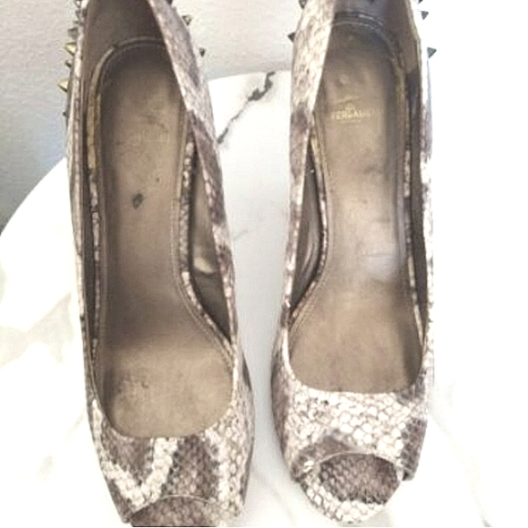 FERGALICIOUS Snakeskin Heels Shoes Snakeskin neutral Pattern Platforms Size 10 M - Picture 4 of 10